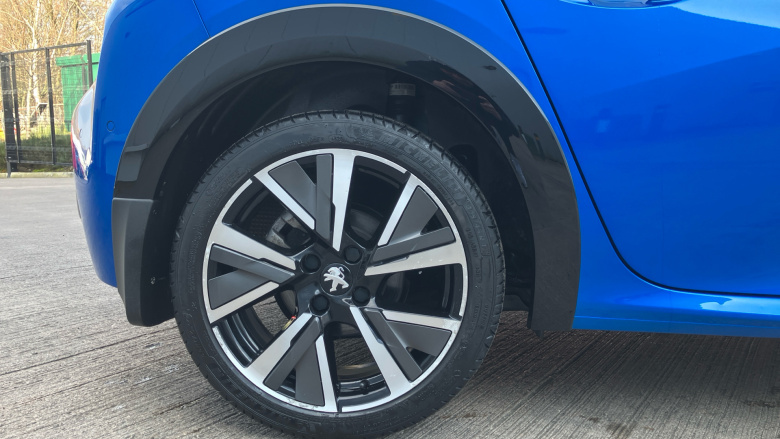 Peugeot 208 1.2 PureTech 100 GT 5dr EAT8 Petrol Hatchback